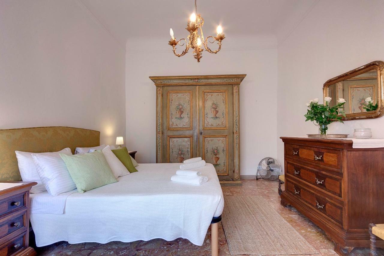 Historical Apartment Spectacular Arno View With Balcony From 12 Th Century. Флоренція Екстер'єр фото
