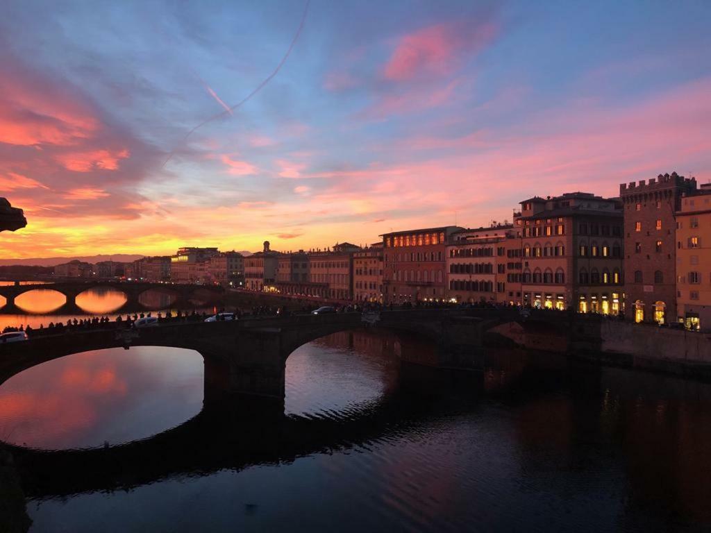 Historical Apartment Spectacular Arno View With Balcony From 12 Th Century. Флоренція Екстер'єр фото